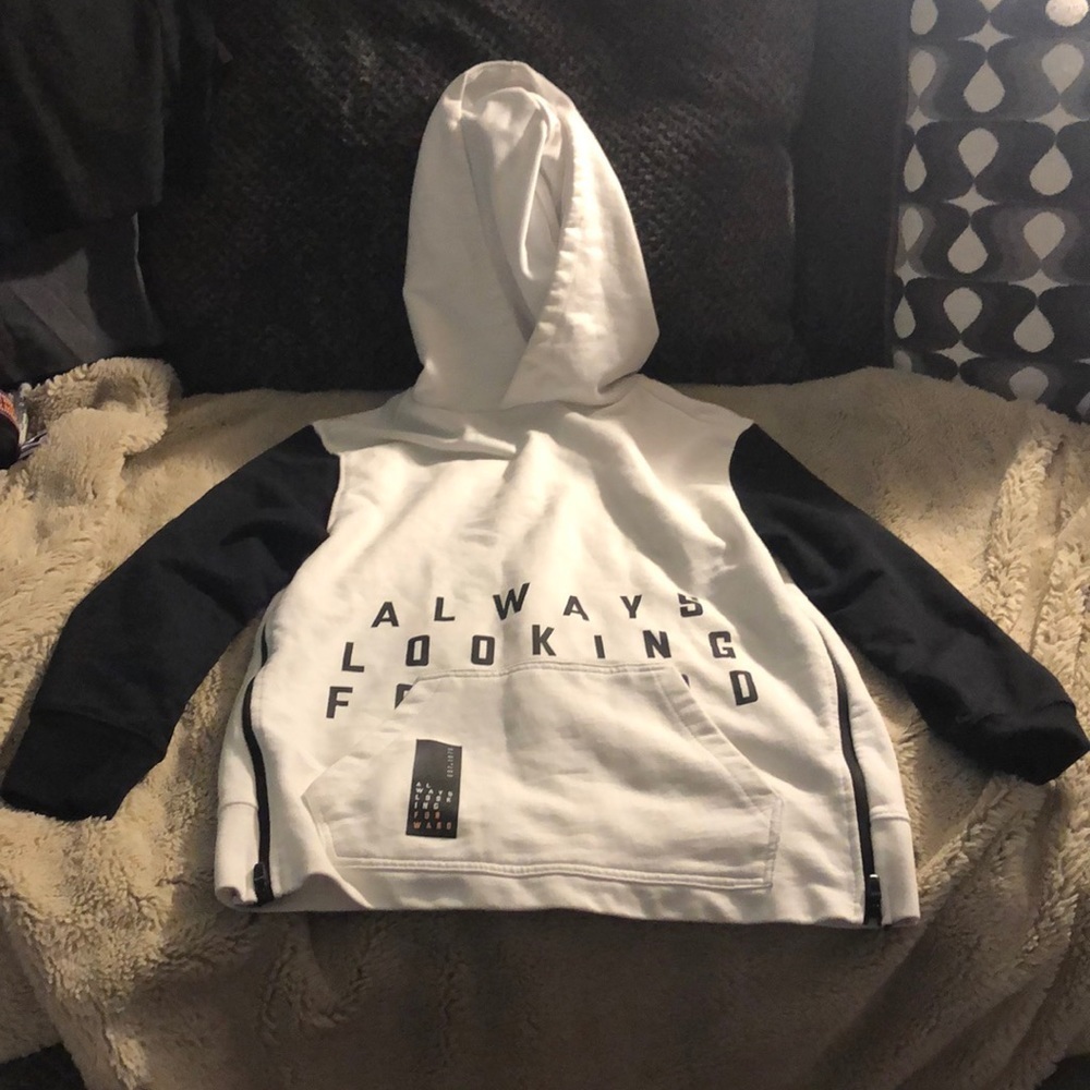 NWOT Zara Kids Hoodie, size 10
